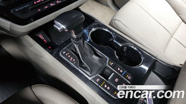 Kia Canival 2019 — photo 9