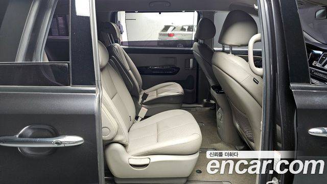 Kia Canival 2019 — photo 11
