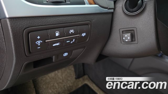 Genesis G80 2017 — photo 17