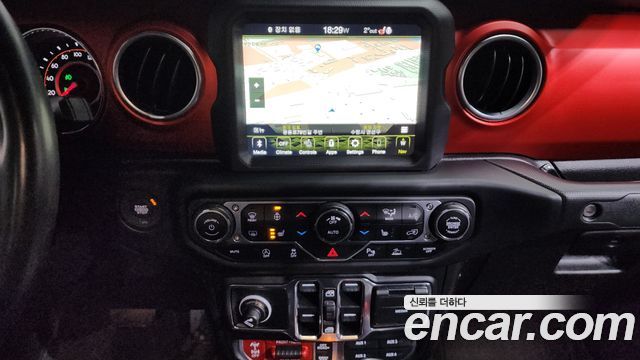 Jeep Gladiator 2020 — photo 15