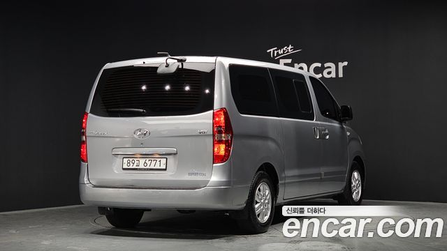 Hyundai Starex 2017 — photo 2
