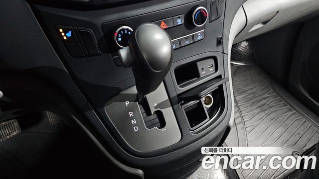 Hyundai Starex 2017 — photo 9