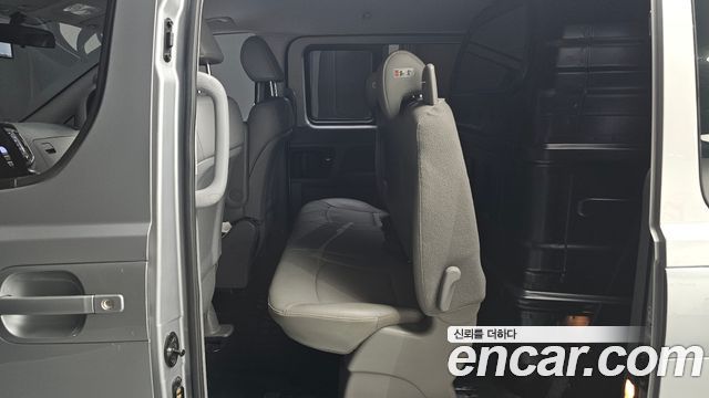 Hyundai Starex 2017 — photo 12