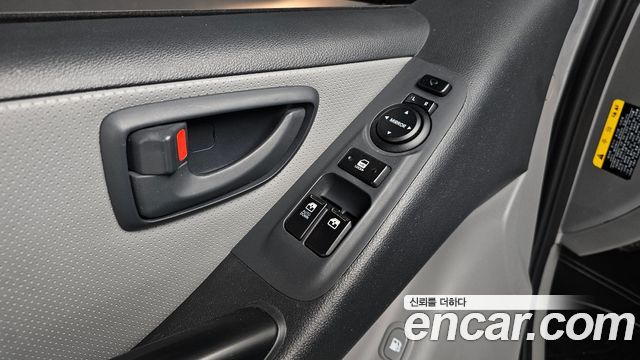 Hyundai Starex 2017 — photo 15