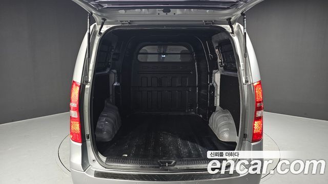 Hyundai Starex 2017 — photo 20