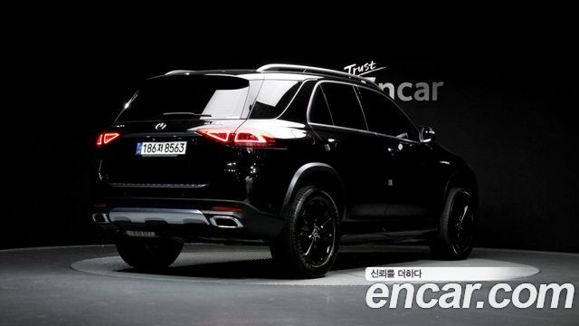 Mercedes-Benz GLE-Class 2022 — photo 2