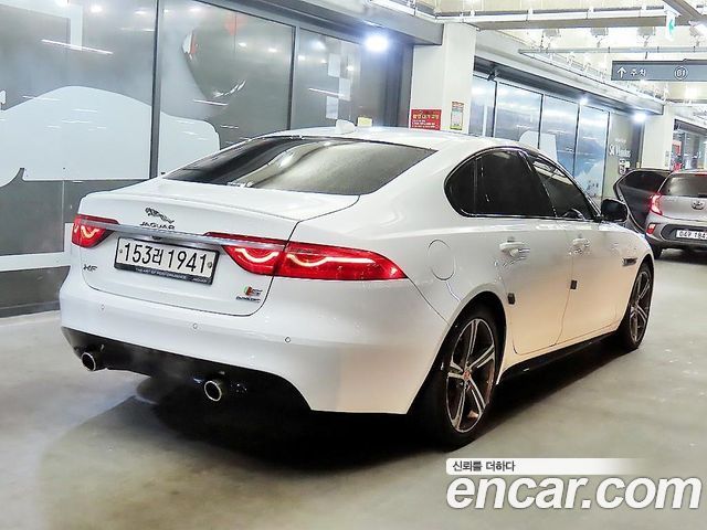 Jaguar XF 2016 — photo 4