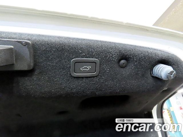 Jaguar XF 2016 — photo 16