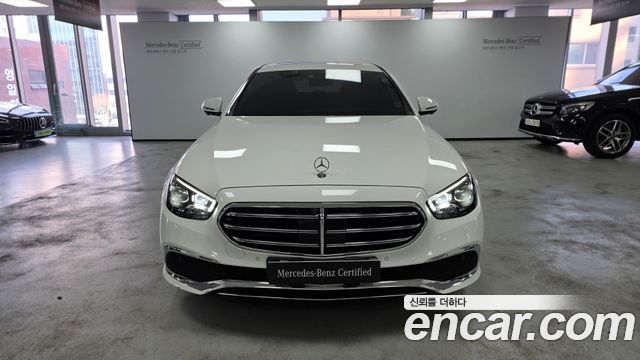 Mercedes-Benz E-Class 2023 — photo 3