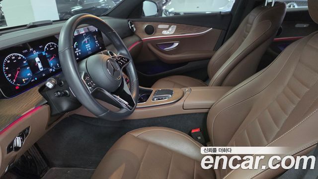 Mercedes-Benz E-Class 2023 — photo 15
