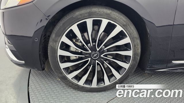 Lincoln Continental 2020 — photo 5