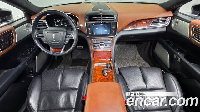 Lincoln Continental 2020 — photo 7