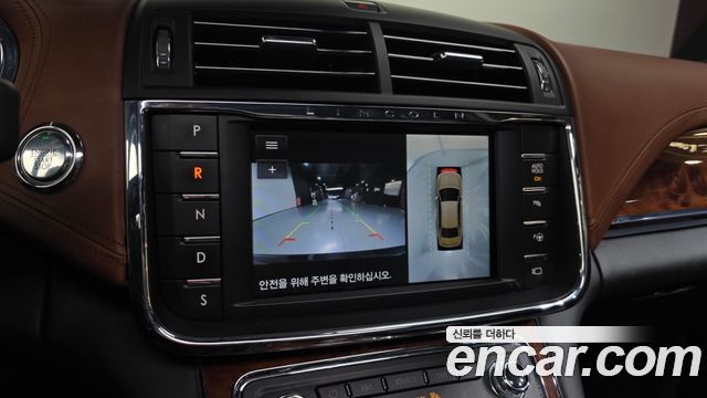Lincoln Continental 2020 — photo 15