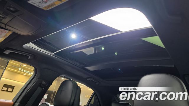Lincoln Continental 2020 — photo 18