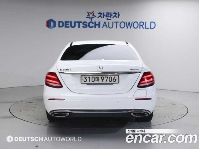 Mercedes-Benz E-Class 2020 — photo 4