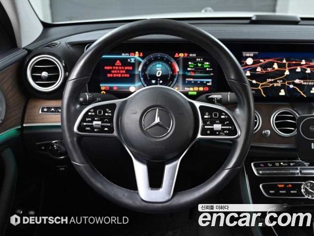 Mercedes-Benz E-Class 2020 — photo 13