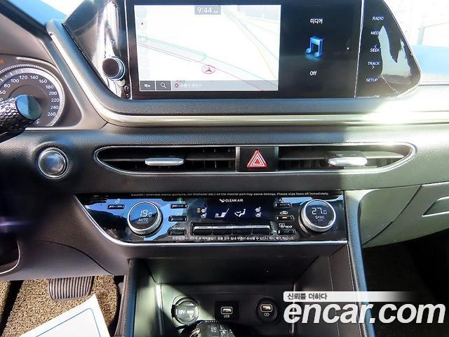 Hyundai Sonata 2021 — photo 12