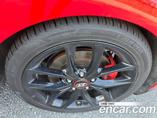 Hyundai Veloster 2018 — photo 16