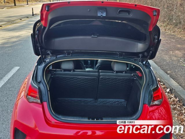 Hyundai Veloster 2018 — photo 19
