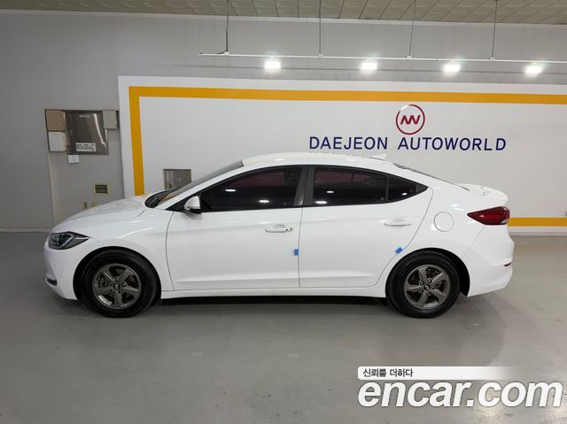 Hyundai AVANTE 2017 — photo 3