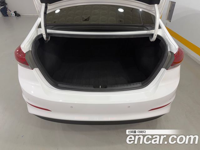 Hyundai AVANTE 2017 — photo 6