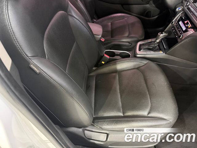 Hyundai AVANTE 2017 — photo 11