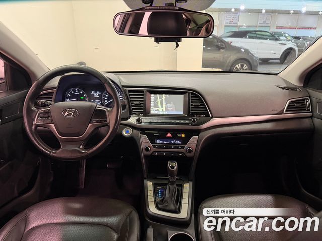 Hyundai AVANTE 2017 — photo 14