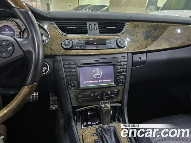 Mercedes-Benz CLS-Class 2010 — photo 12