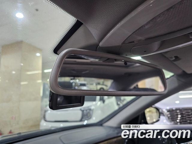 Mercedes-Benz CLS-Class 2010 — photo 17