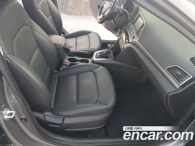 Hyundai AVANTE 2016 — photo 9