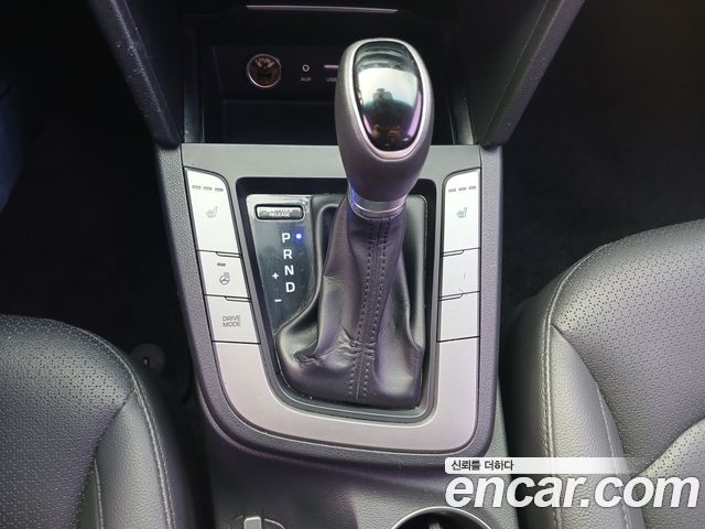 Hyundai AVANTE 2016 — photo 14