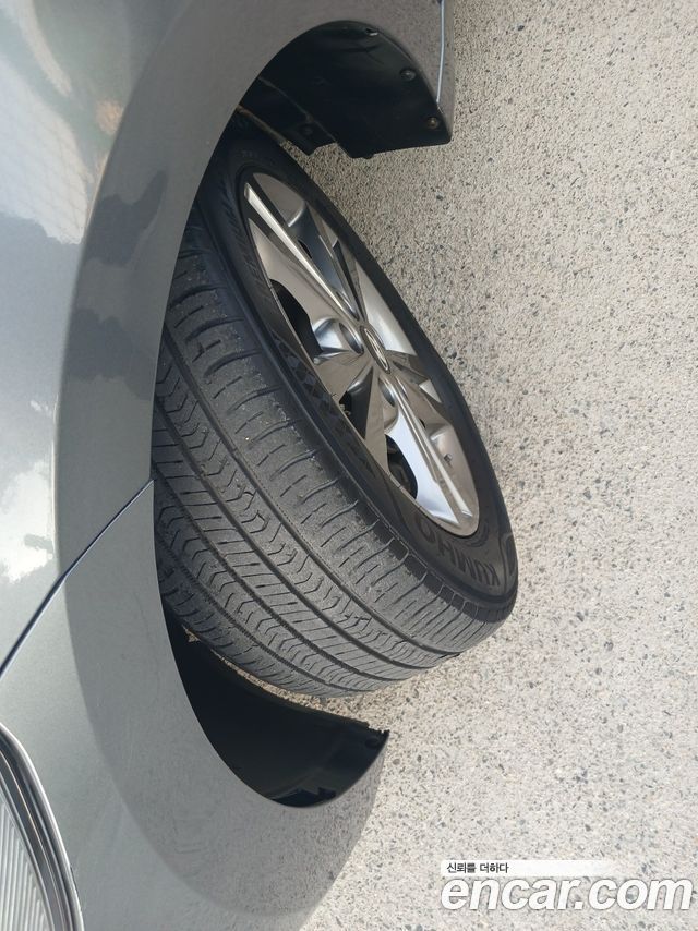 Hyundai AVANTE 2016 — photo 16