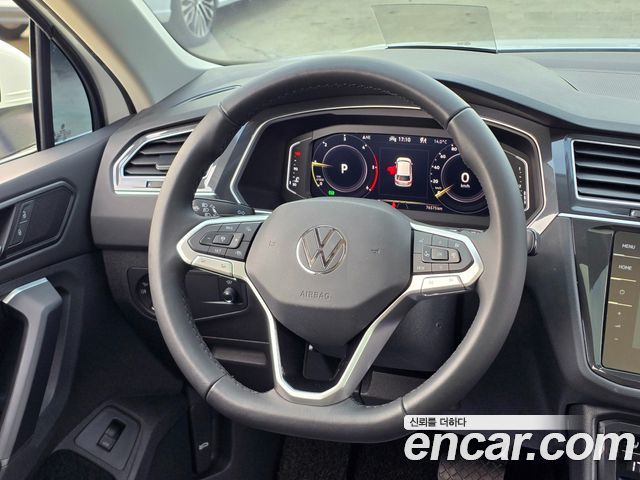 Volkswagen Tiguan 2021 — photo 11