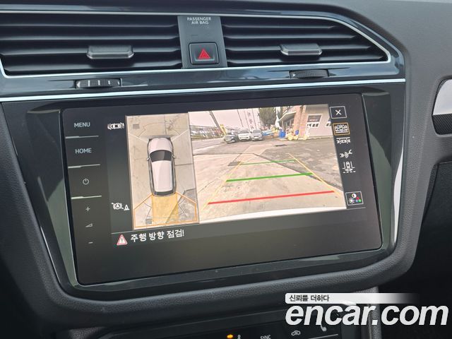 Volkswagen Tiguan 2021 — photo 16