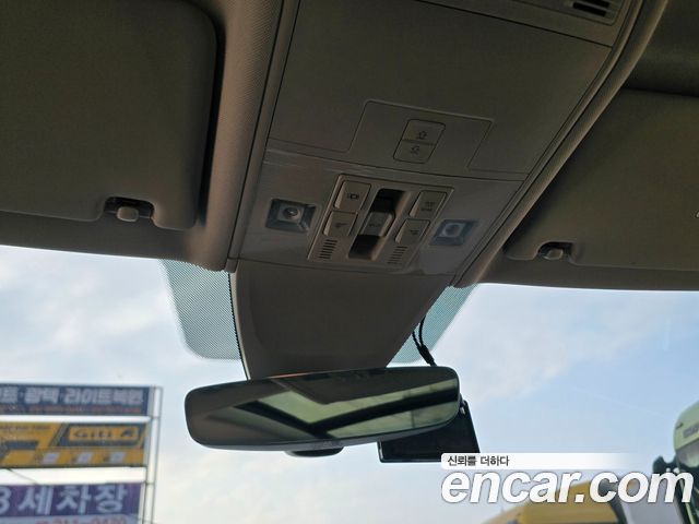 Volkswagen Tiguan 2021 — photo 17