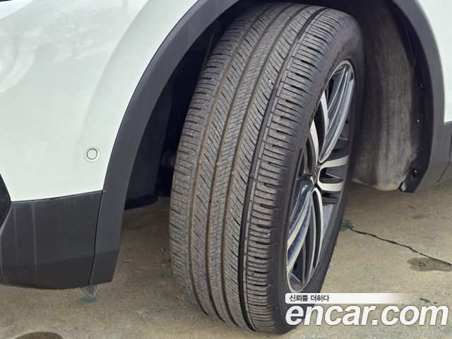 Volkswagen Tiguan 2021 — photo 19