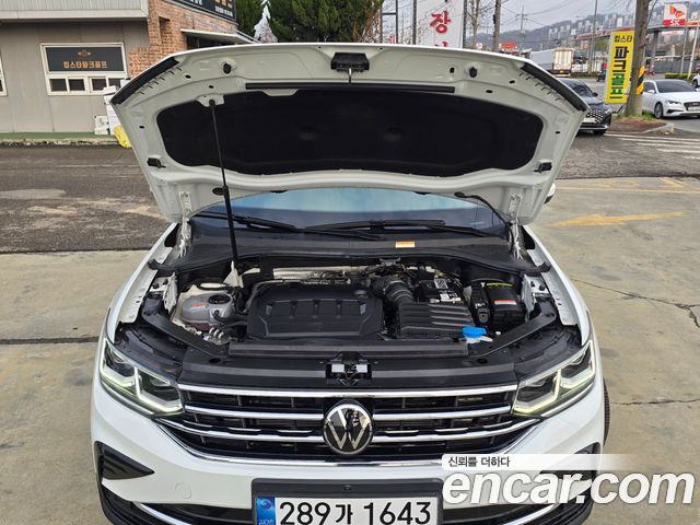 Volkswagen Tiguan 2021 — photo 20