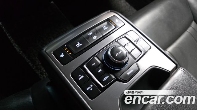 Hyundai Genesis 2015 — photo 19