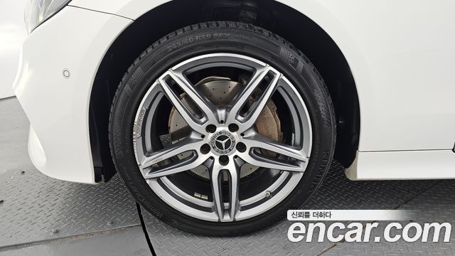 Mercedes-Benz E-Class 2019 — photo 5