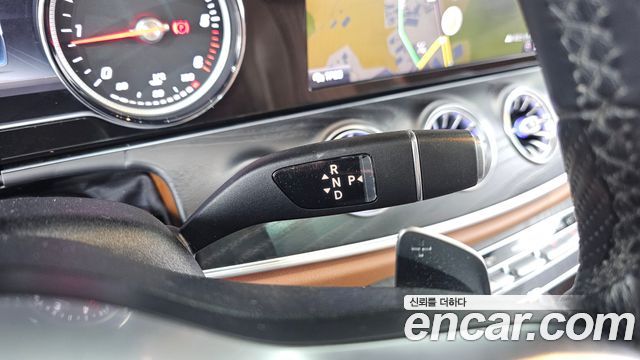 Mercedes-Benz E-Class 2019 — photo 9