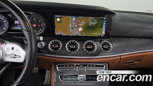 Mercedes-Benz E-Class 2019 — photo 14