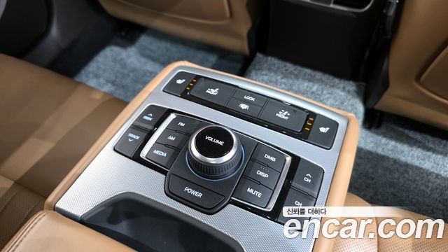 Genesis G80 2017 — photo 19