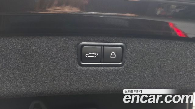 Genesis G80 2017 — photo 20