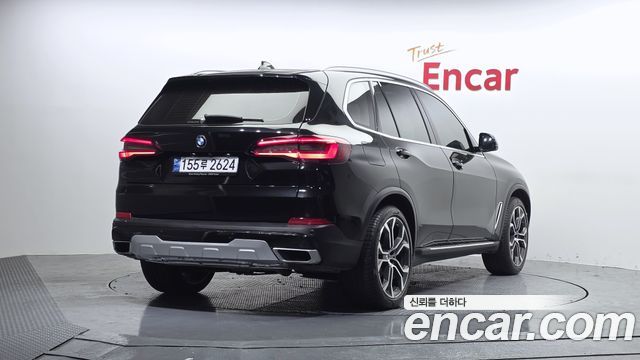 BMW X5 2022 — photo 2
