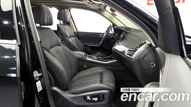 BMW X5 2022 — photo 11