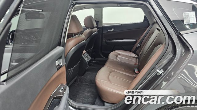 Kia K5 2016 — photo 12