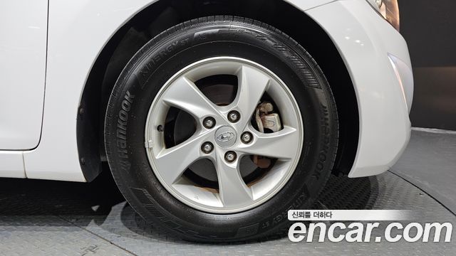Hyundai AVANTE 2014 — photo 5