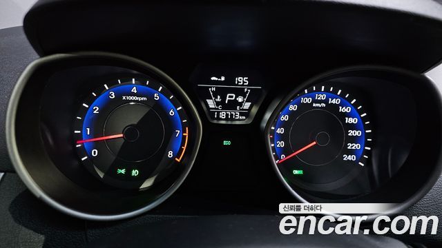 Hyundai AVANTE 2014 — photo 8