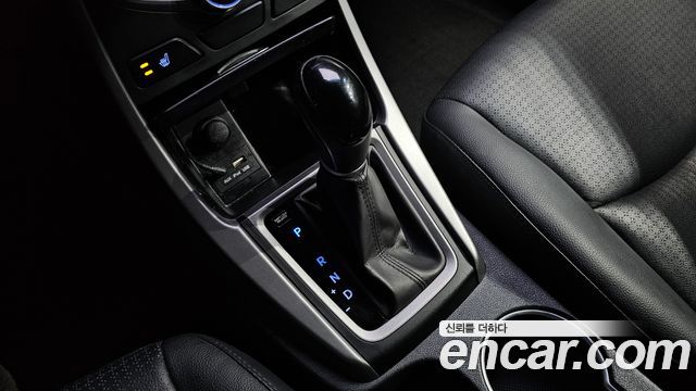 Hyundai AVANTE 2014 — photo 9