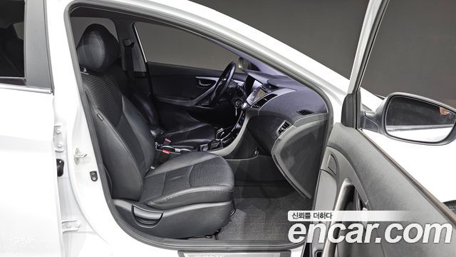 Hyundai AVANTE 2014 — photo 12